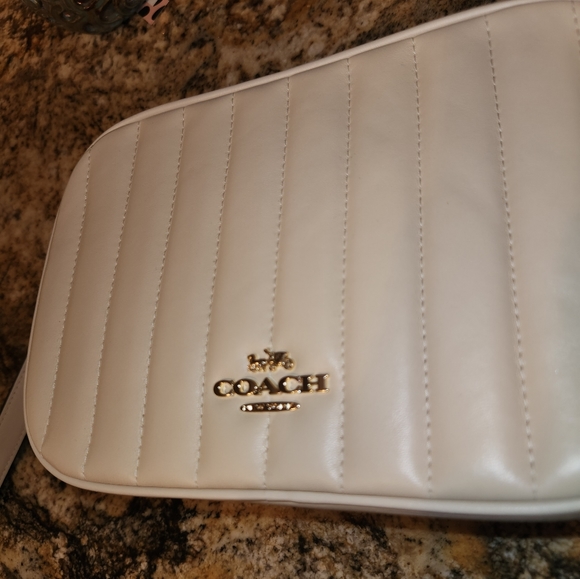 Super Pretty Puffy Linear Quilted Cream Leather Jes COACH Crossbody!! - Picture 12 of 16